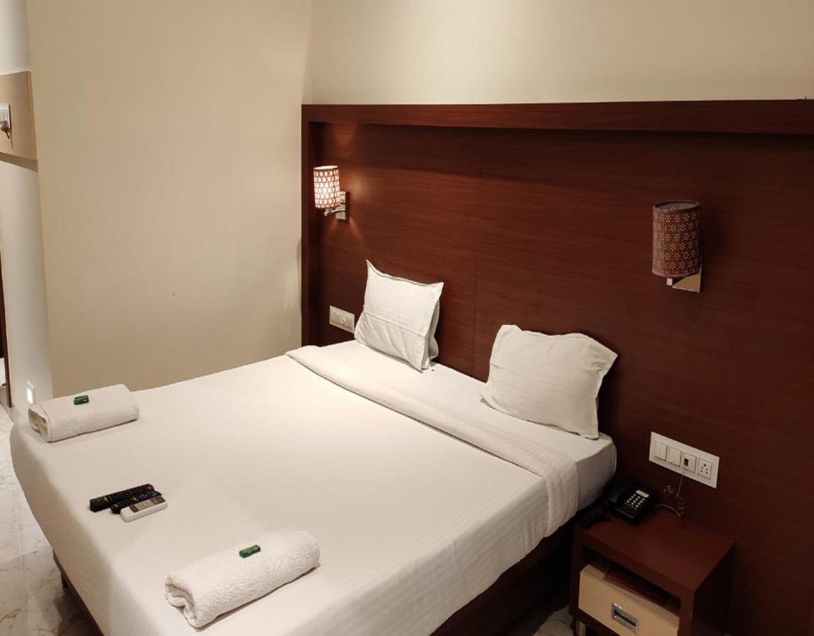 Fabhotel Spring Inn - Nr Borivali Station Malad Exterior photo